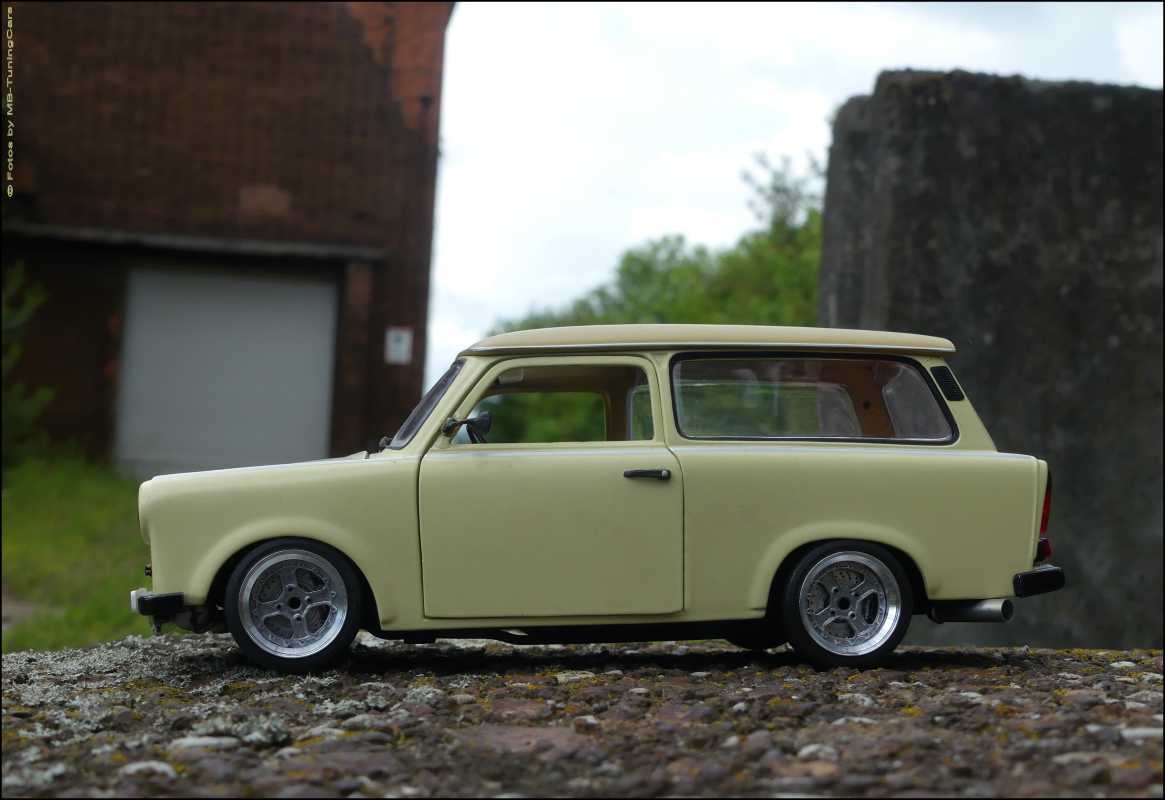 1:18 Trabant 601 Kombi Delux inkl. TR.Rennsport Alufelgen & OVP